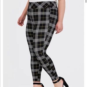 Torrid studio pixie pant size:18